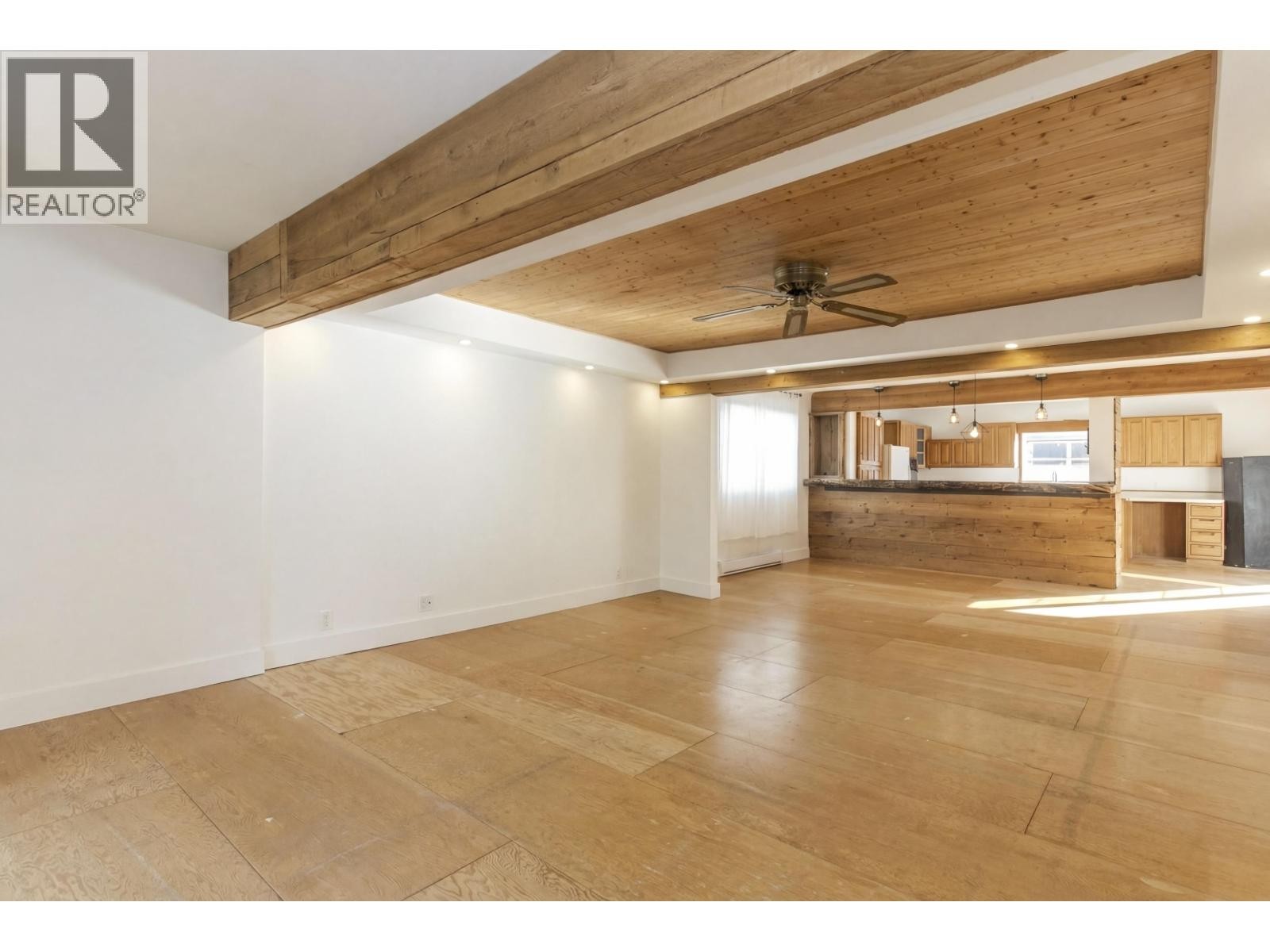 












37970 FIFTH AVENUE

,
Squamish,




British Columbia
V8P0P7

