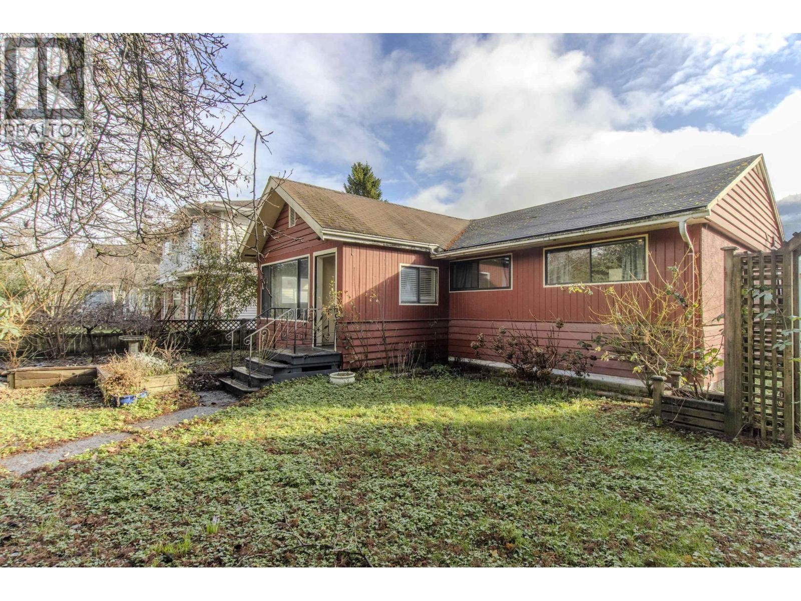 












37970 FIFTH AVENUE

,
Squamish,




British Columbia
V8P0P7

