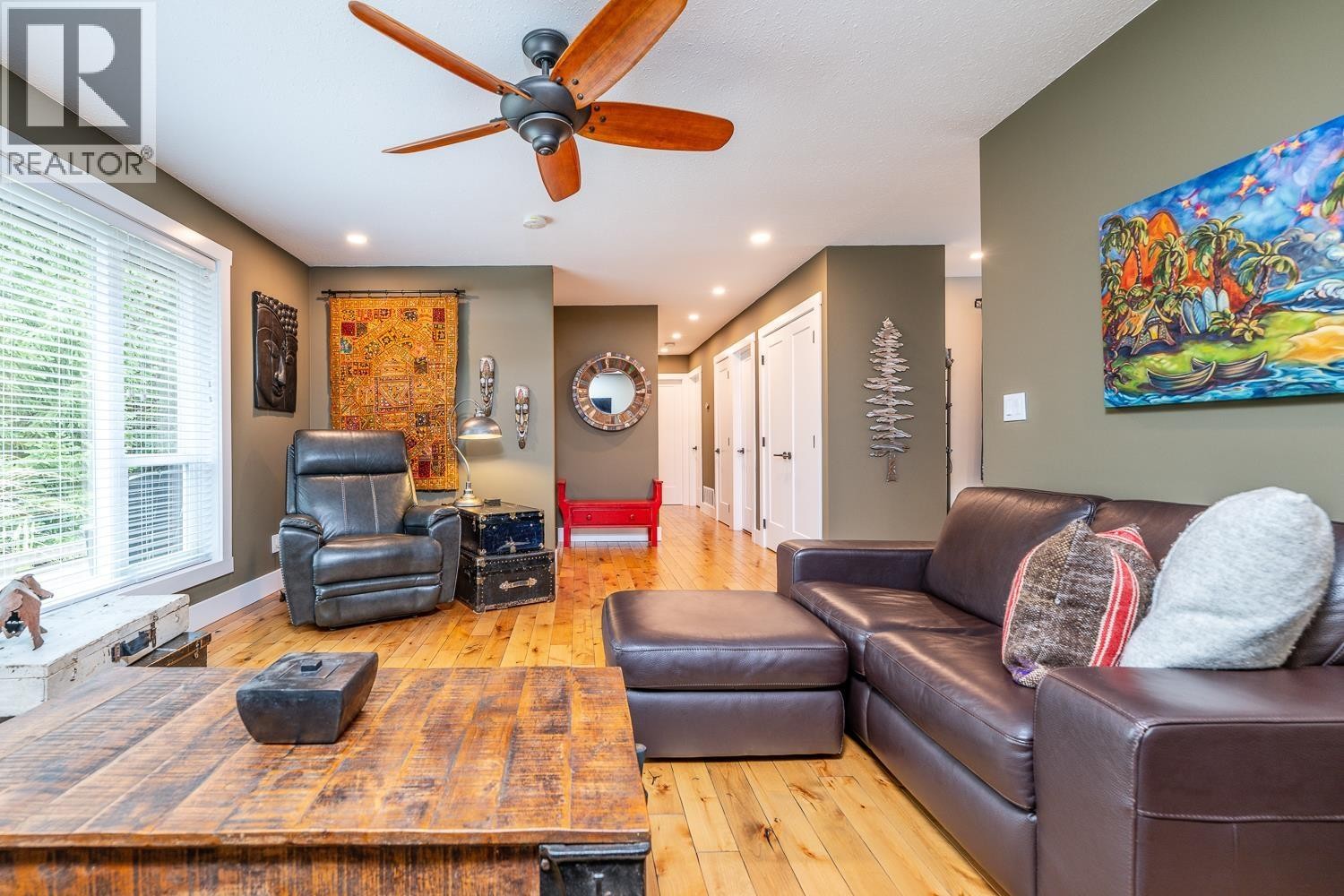 












40195 KINTYRE DRIVE

,
Squamish,




British Columbia
V0N1T0

