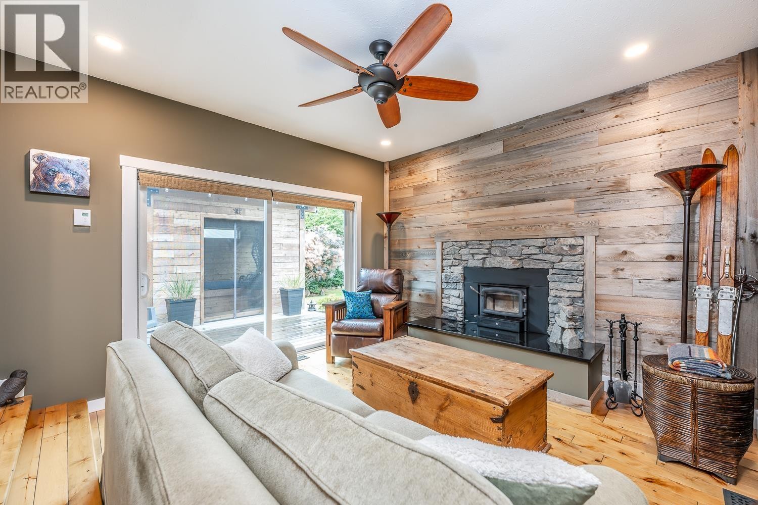 












40195 KINTYRE DRIVE

,
Squamish,




British Columbia
V0N1T0

