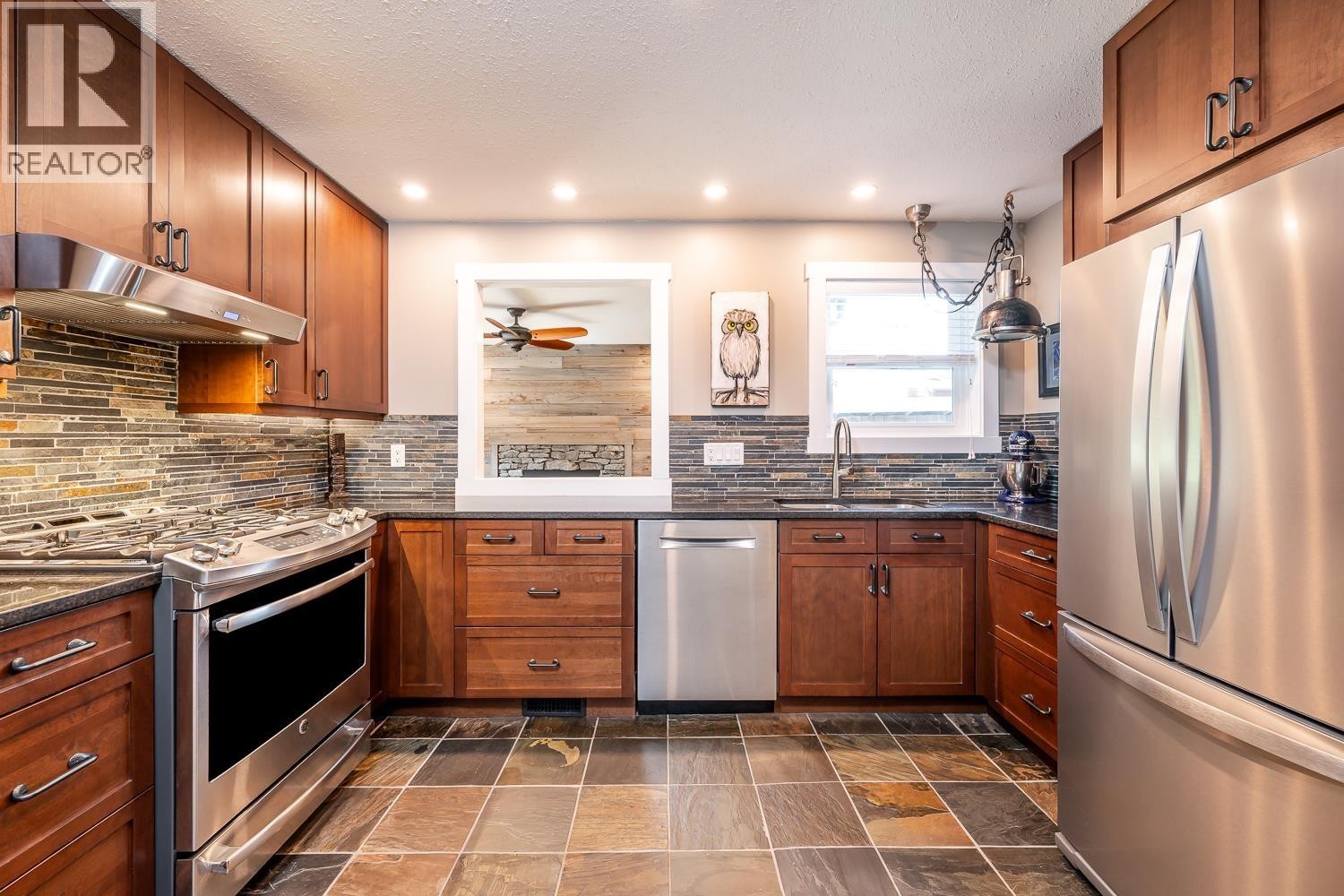 












40195 KINTYRE DRIVE

,
Squamish,




British Columbia
V0N1T0

