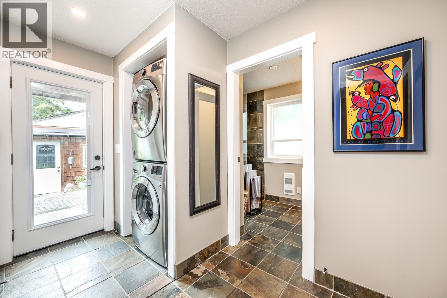 












40195 KINTYRE DRIVE

,
Squamish,




British Columbia
V0N1T0

