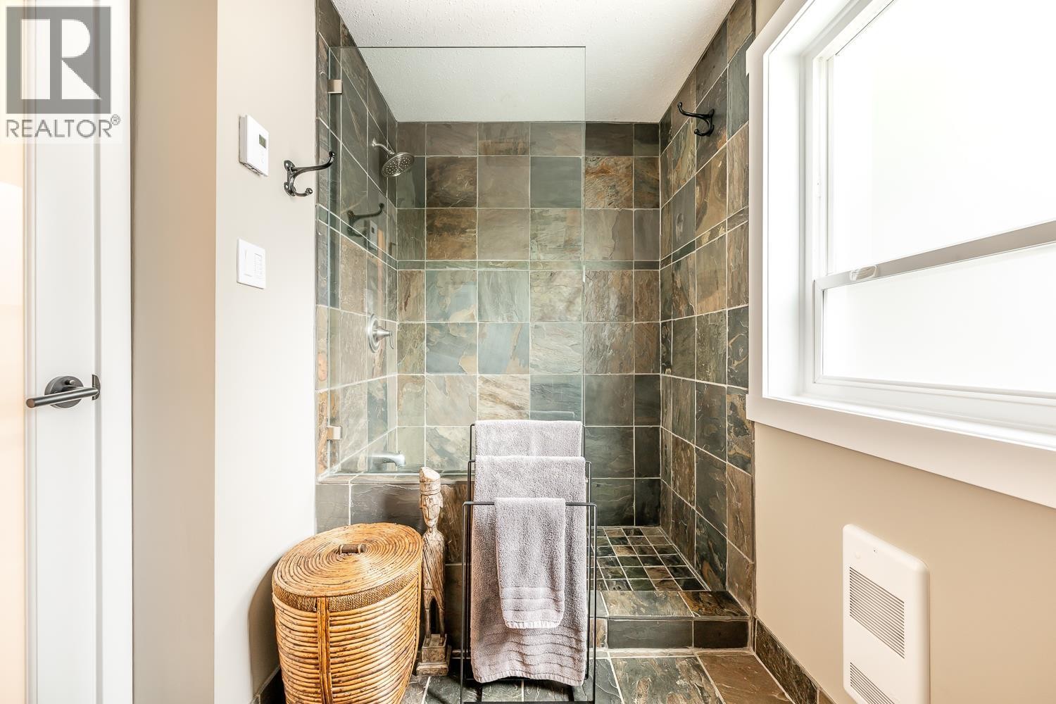 












40195 KINTYRE DRIVE

,
Squamish,




British Columbia
V0N1T0

