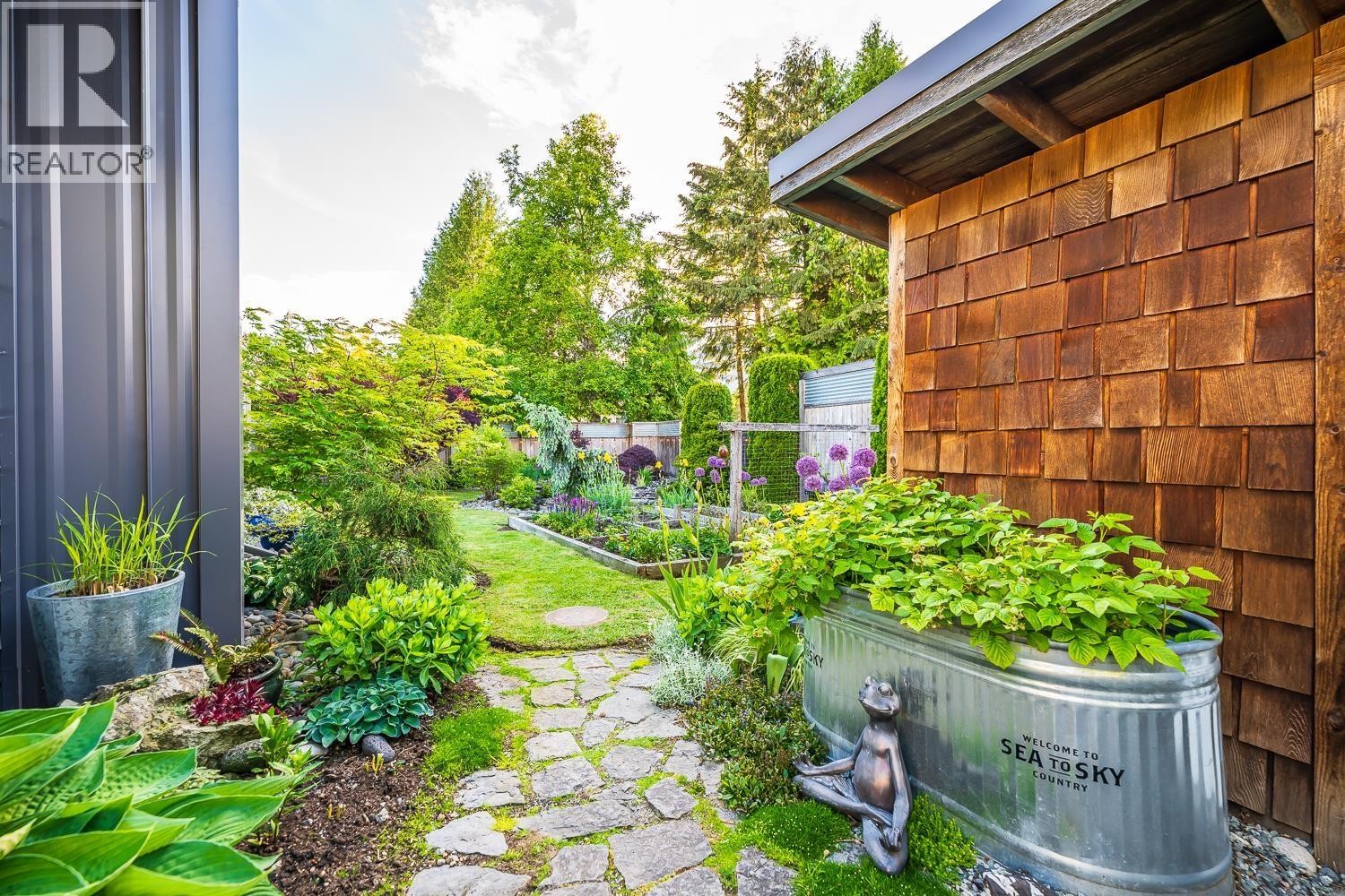 












40195 KINTYRE DRIVE

,
Squamish,




British Columbia
V0N1T0

