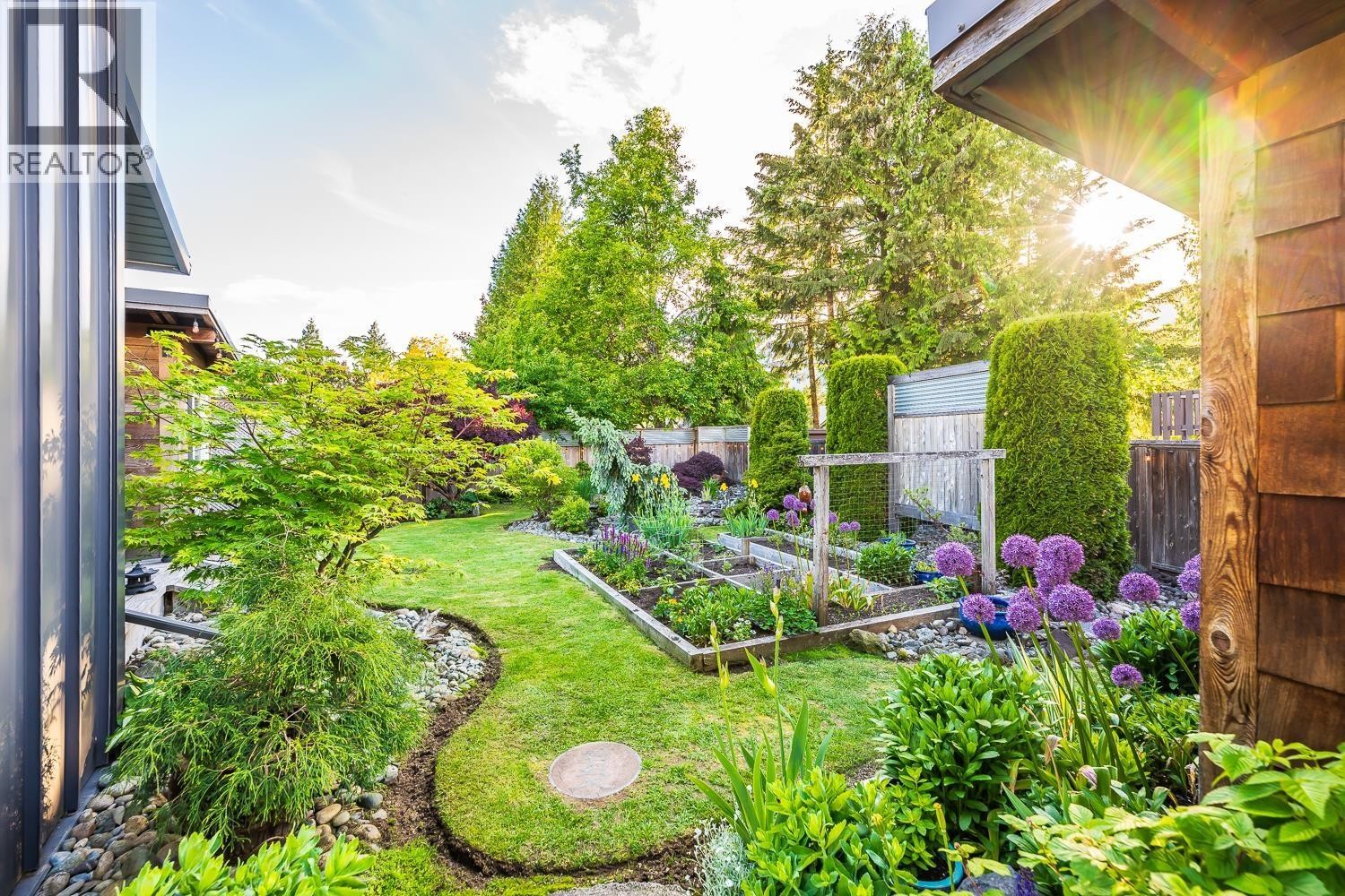 












40195 KINTYRE DRIVE

,
Squamish,




British Columbia
V0N1T0

