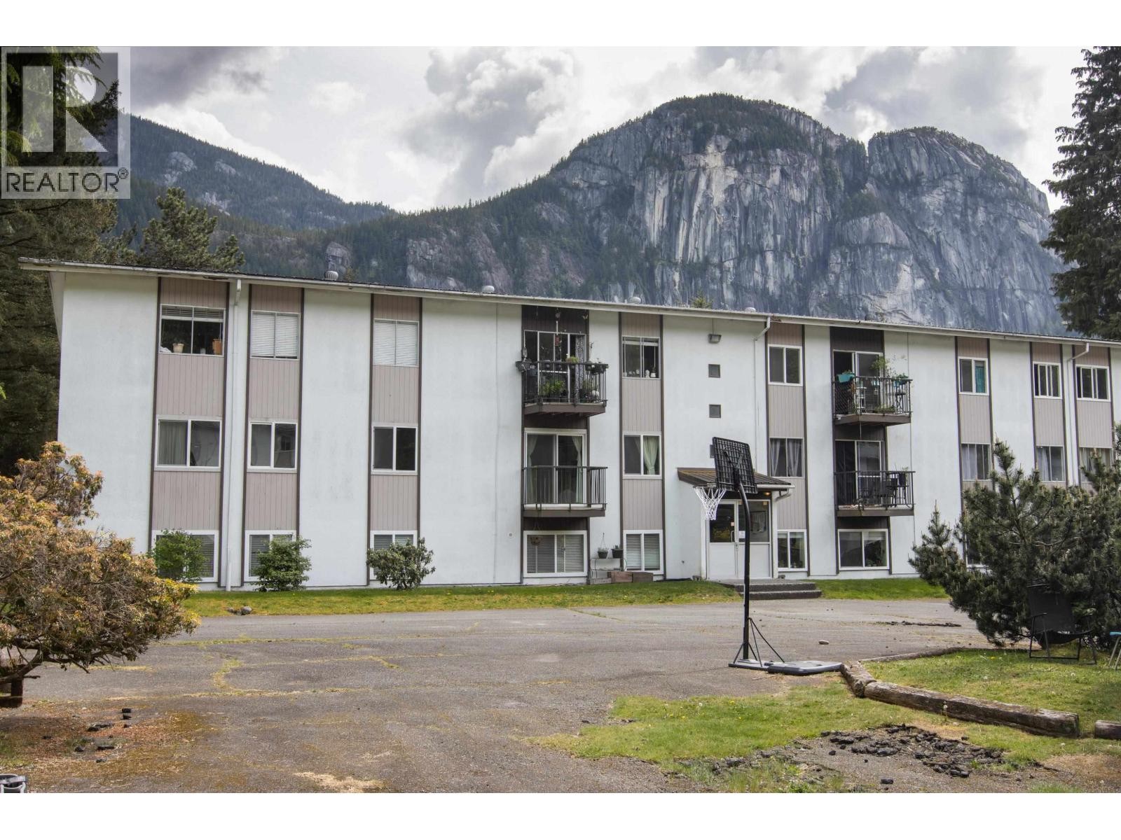 












25 38175 WESTWAY AVENUE

,
Squamish,




British Columbia
V8B0Y4

