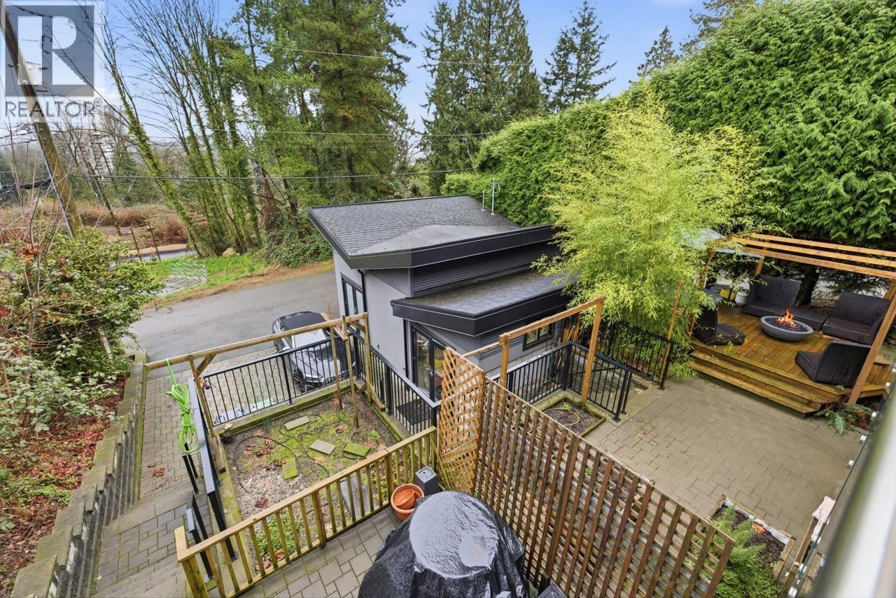 












1269 CLOVERLEY STREET

,
North Vancouver,




British Columbia
V7L1N7

