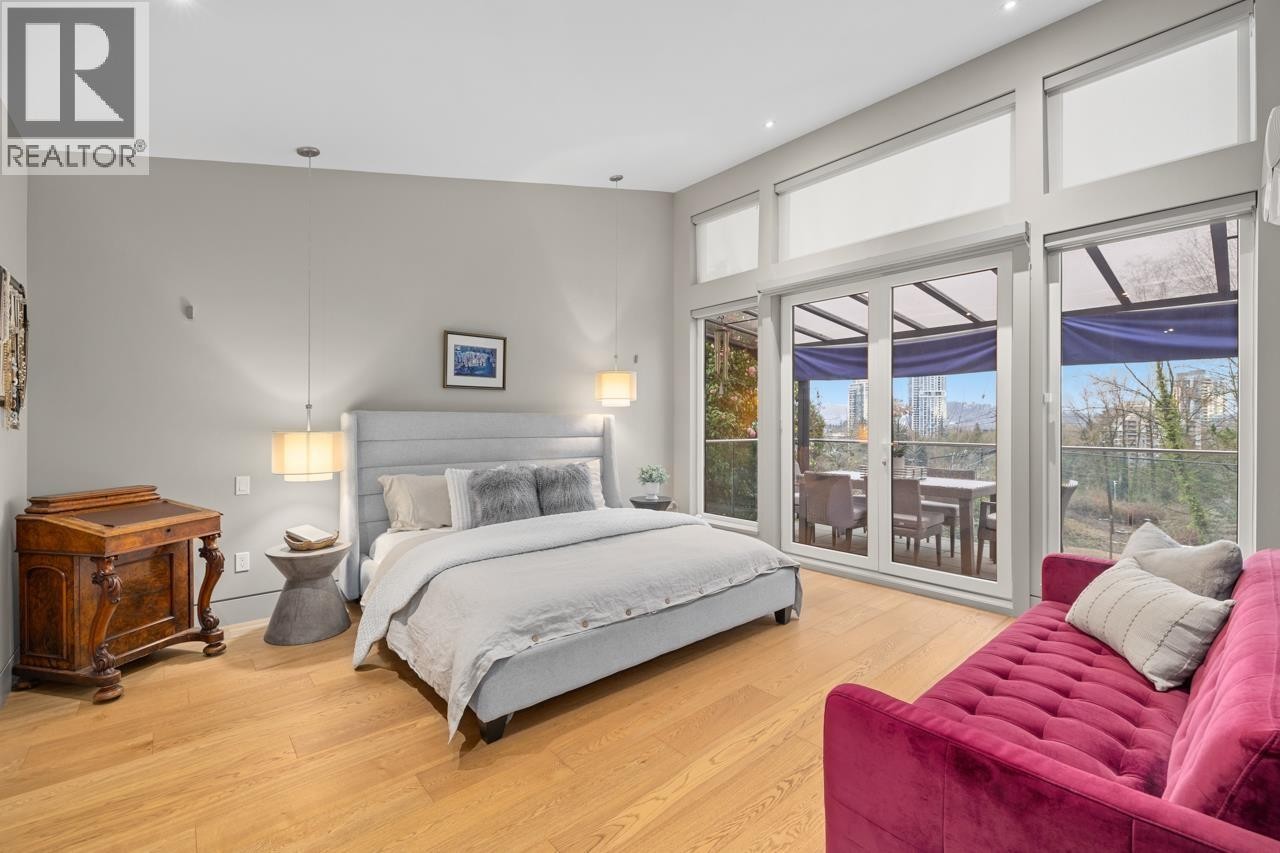 












1269 CLOVERLEY STREET

,
North Vancouver,




British Columbia
V7L1N7

