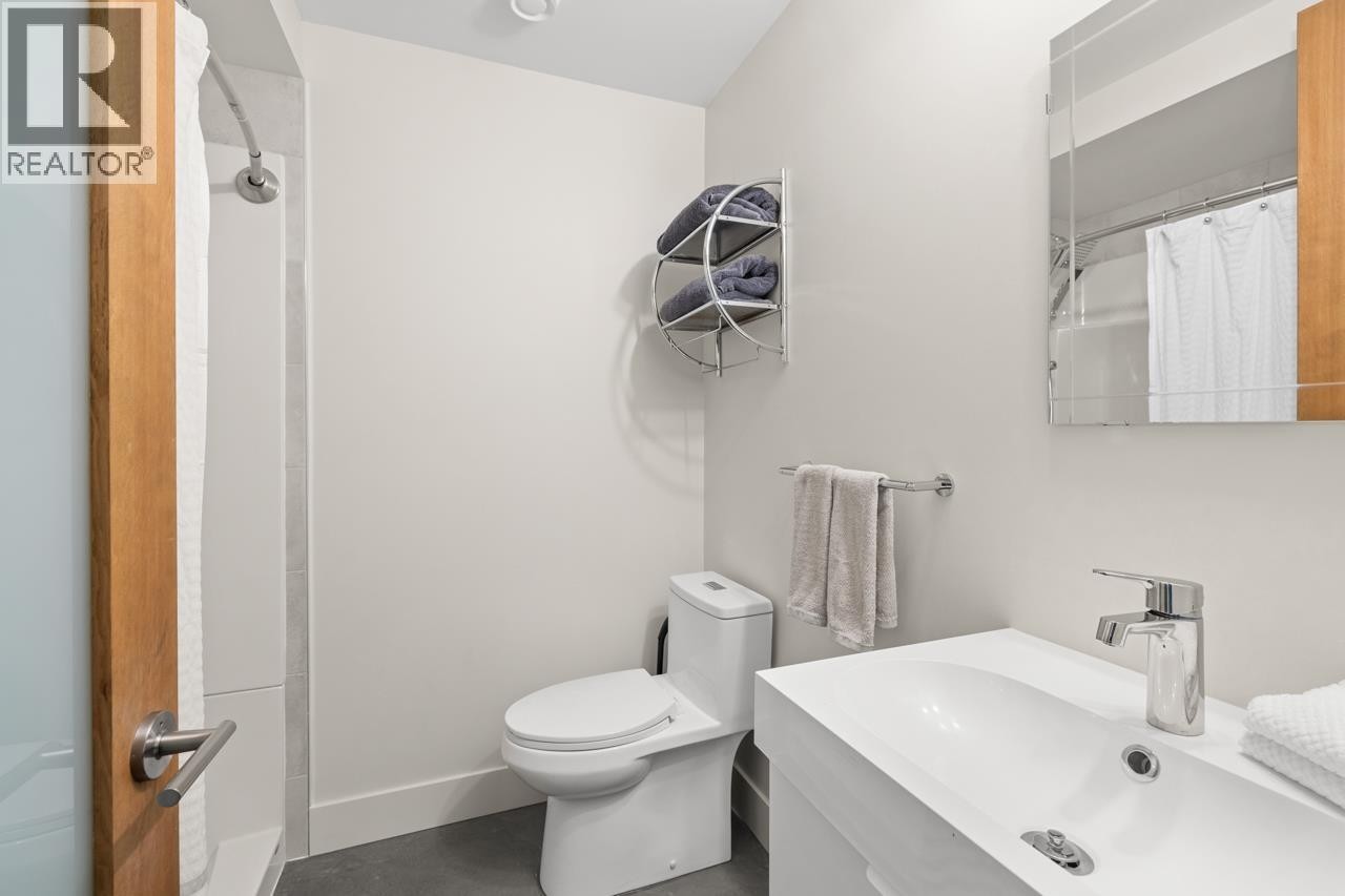 












1269 CLOVERLEY STREET

,
North Vancouver,




British Columbia
V7L1N7


