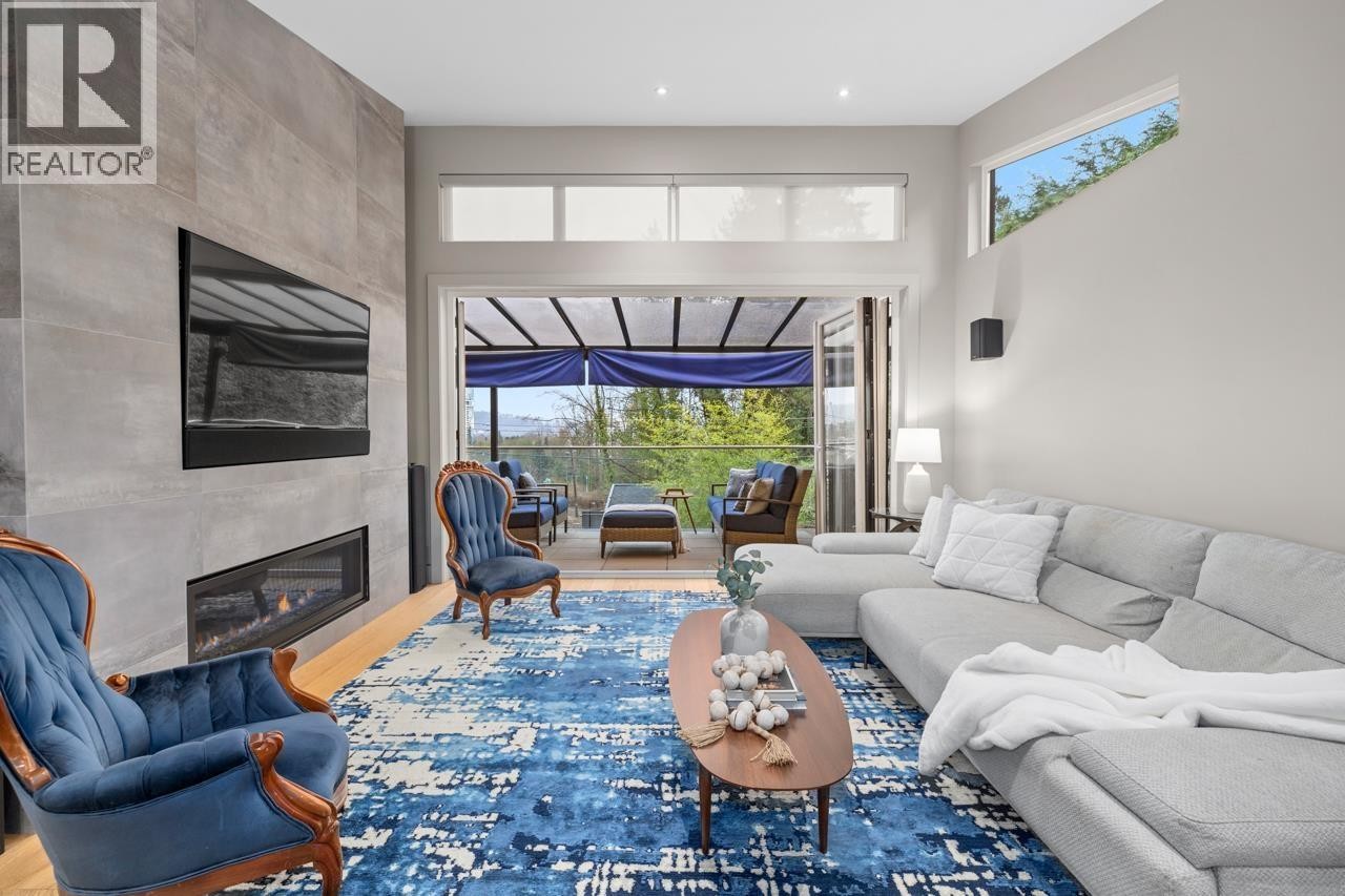 












1269 CLOVERLEY STREET

,
North Vancouver,




British Columbia
V7L1N7

