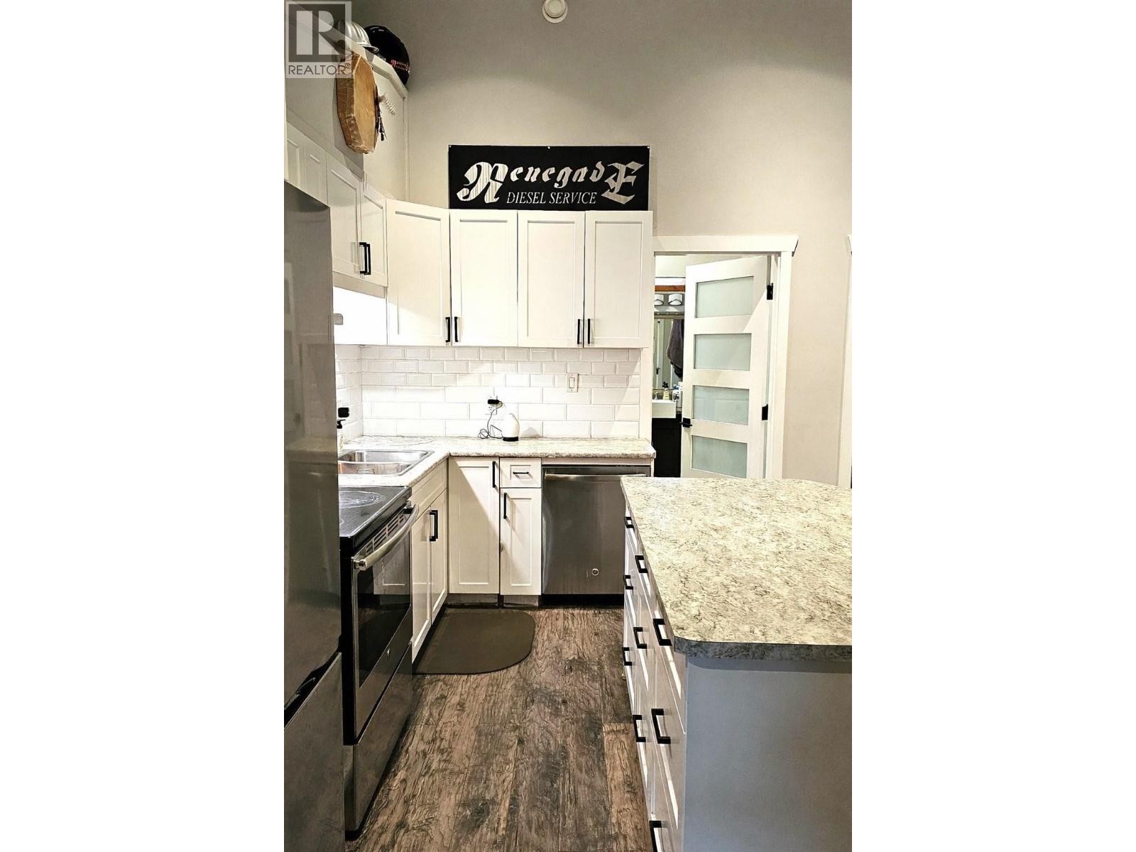 












3070 MIDNIGHT WAY

,
Squamish,




British Columbia
V0N1T0

