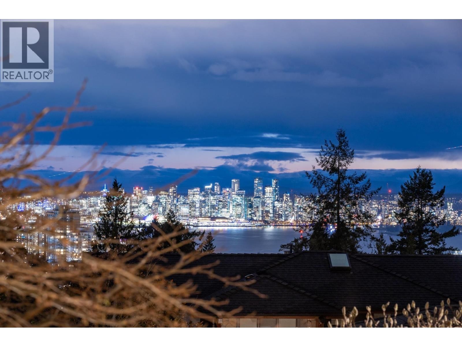 












402 BRAND STREET

,
North Vancouver,




British Columbia
V7N1E9

