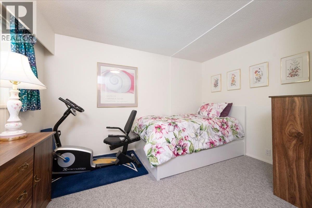 












2864 BUSHNELL PLACE

,
North Vancouver,




British Columbia
V7J2Y8

