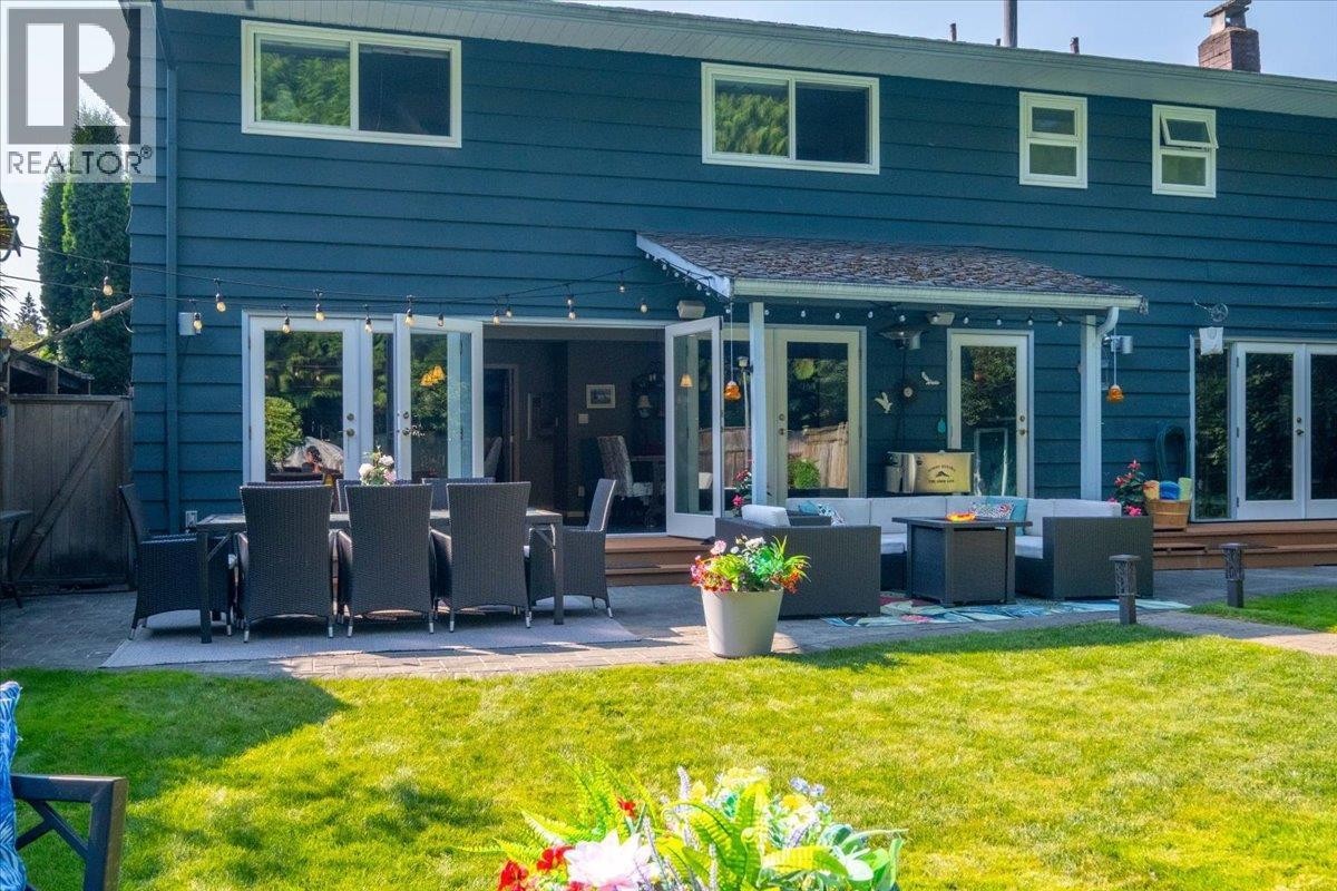 












2864 BUSHNELL PLACE

,
North Vancouver,




British Columbia
V7J2Y8

