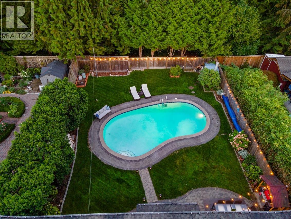 












2864 BUSHNELL PLACE

,
North Vancouver,




British Columbia
V7J2Y8

