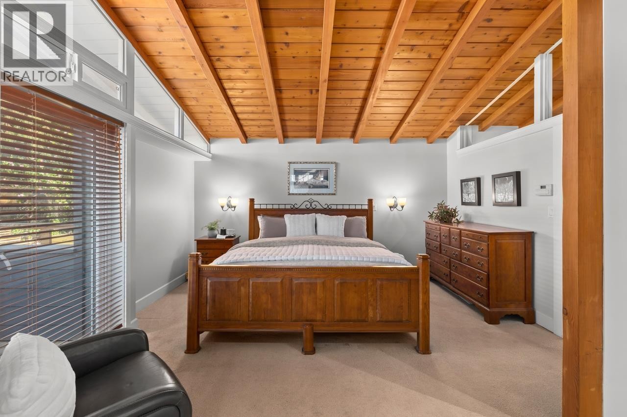 












145 E KENSINGTON ROAD

,
North Vancouver,




British Columbia
V7N1P2

