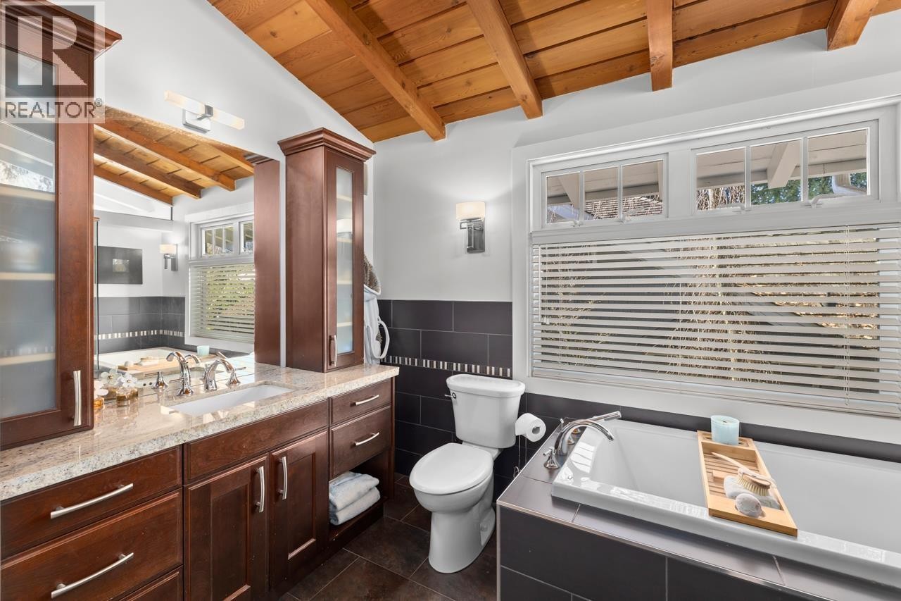 












145 E KENSINGTON ROAD

,
North Vancouver,




British Columbia
V7N1P2

