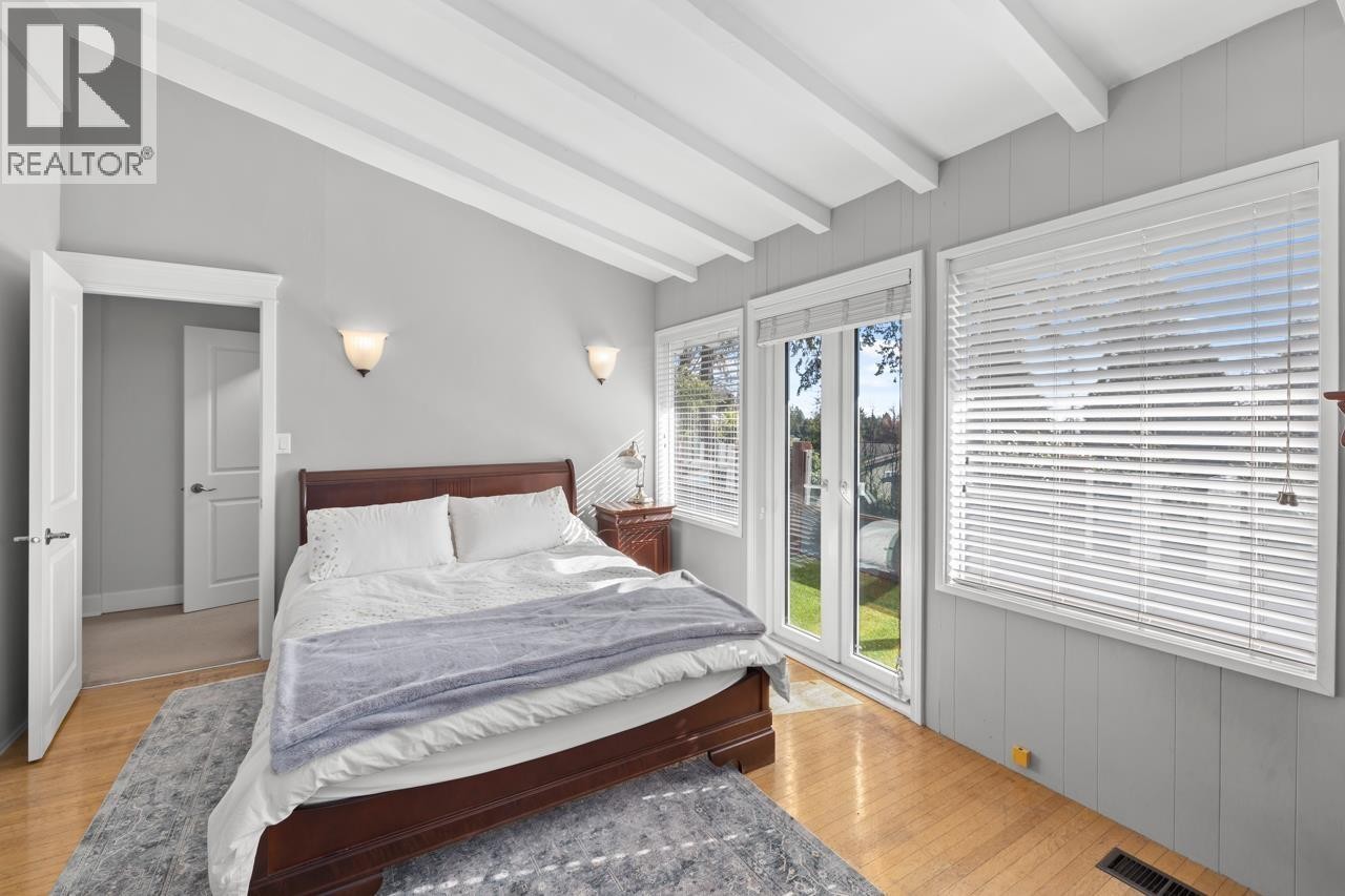 












145 E KENSINGTON ROAD

,
North Vancouver,




British Columbia
V7N1P2

