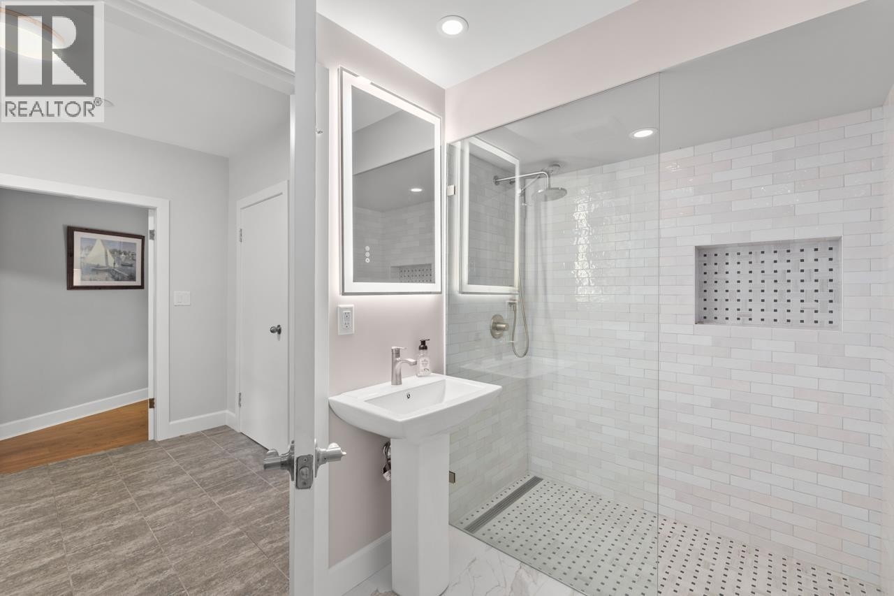 












145 E KENSINGTON ROAD

,
North Vancouver,




British Columbia
V7N1P2

