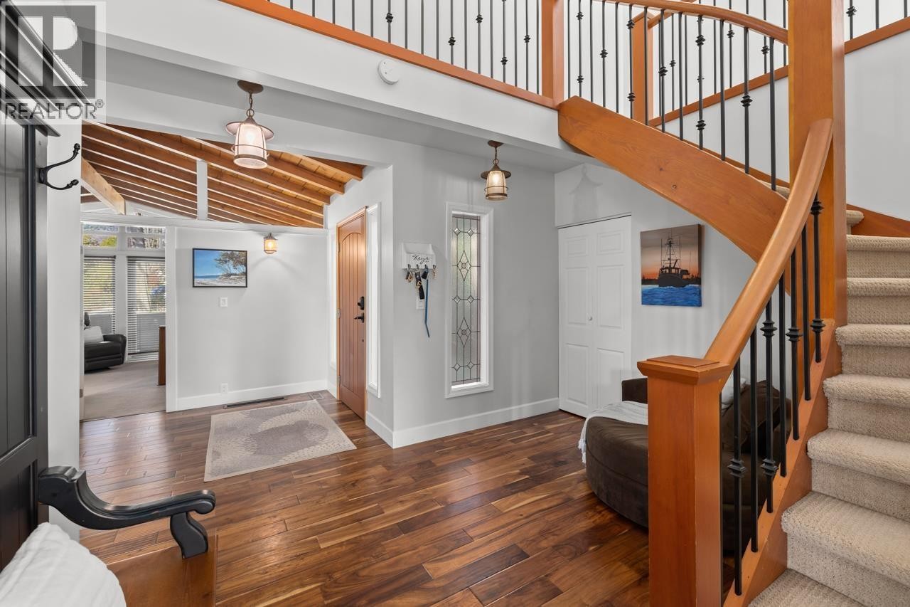 












145 E KENSINGTON ROAD

,
North Vancouver,




British Columbia
V7N1P2

