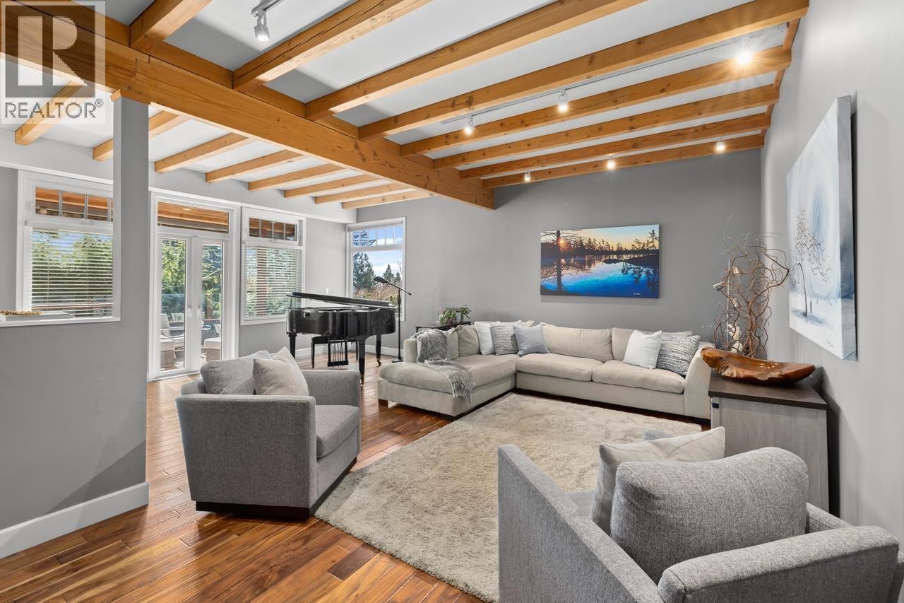 












145 E KENSINGTON ROAD

,
North Vancouver,




British Columbia
V7N1P2

