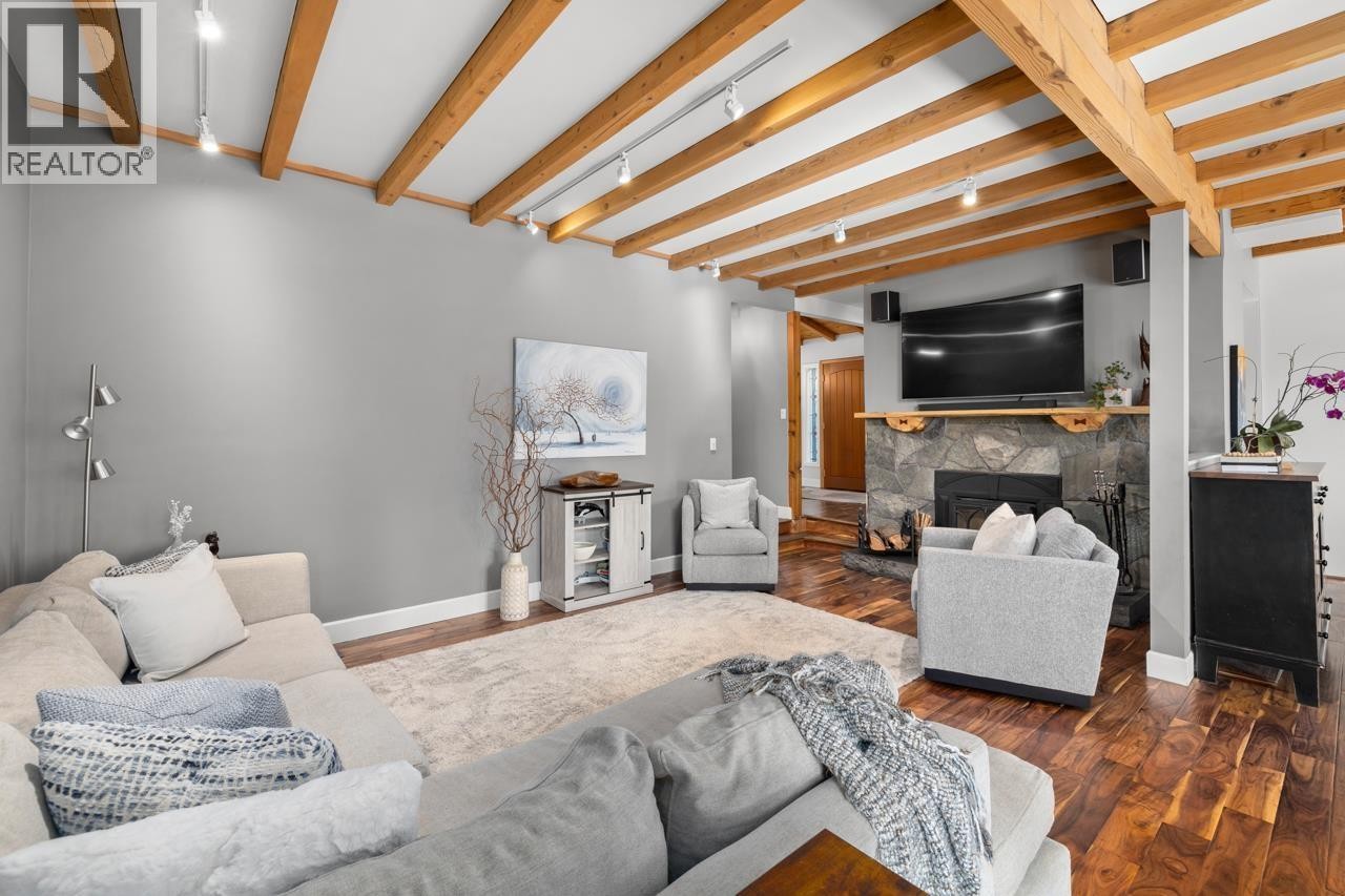 












145 E KENSINGTON ROAD

,
North Vancouver,




British Columbia
V7N1P2

