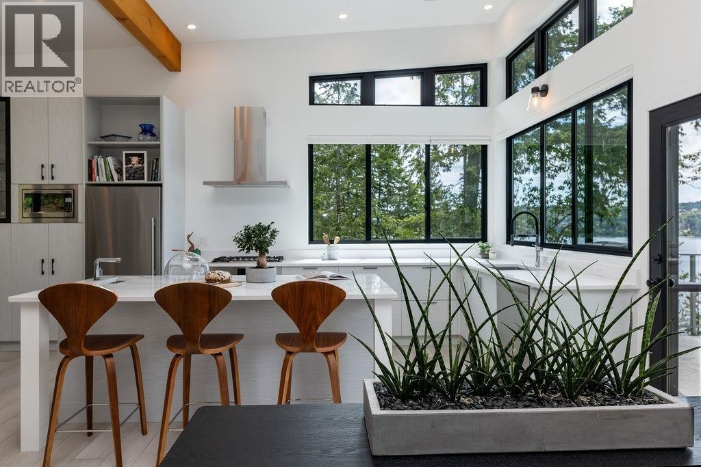 












6101 -6099 CORACLE DRIVE

,
Sechelt,




British Columbia
V7Z0C9

