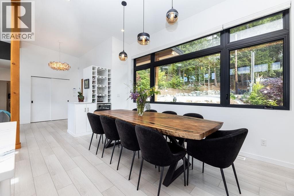 












6101 -6099 CORACLE DRIVE

,
Sechelt,




British Columbia
V7Z0C9

