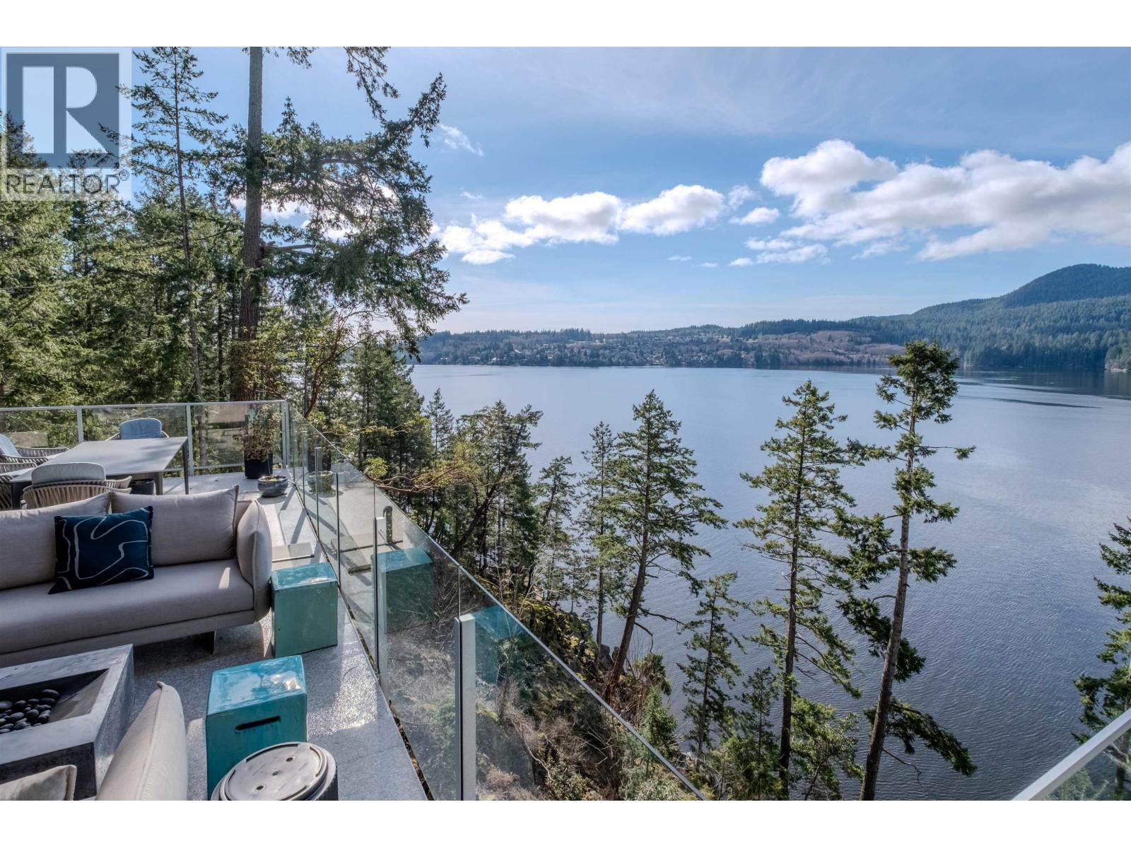 












6101 -6099 CORACLE DRIVE

,
Sechelt,




British Columbia
V7Z0C9

