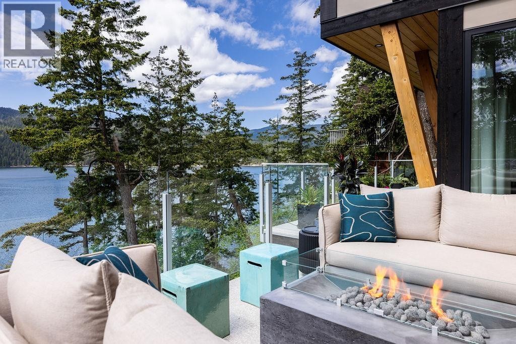 












6101 -6099 CORACLE DRIVE

,
Sechelt,




British Columbia
V7Z0C9

