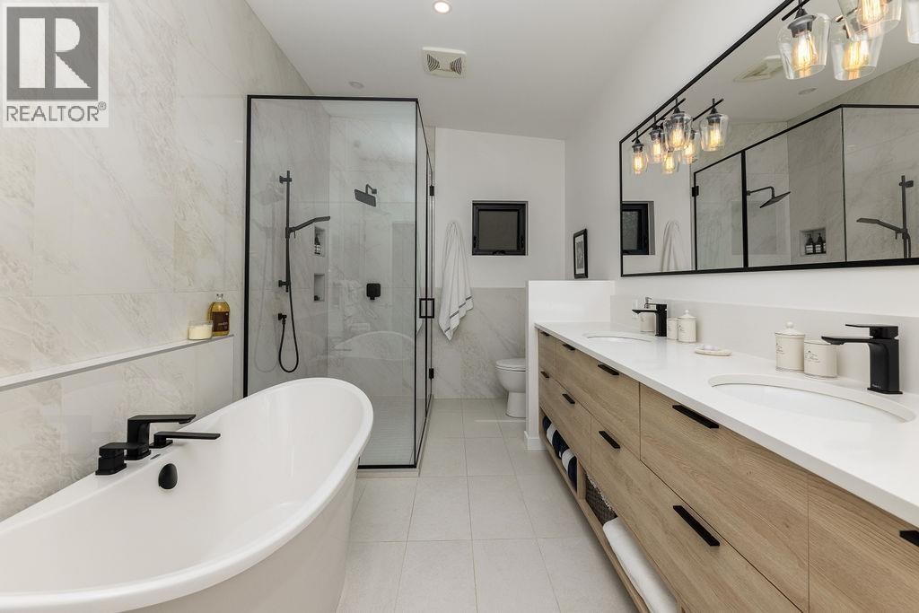 












6101 -6099 CORACLE DRIVE

,
Sechelt,




British Columbia
V7Z0C9

