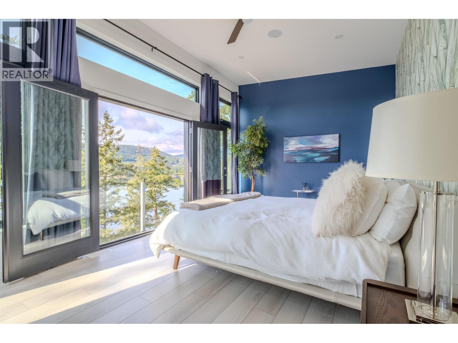 












6101 -6099 CORACLE DRIVE

,
Sechelt,




British Columbia
V7Z0C9

