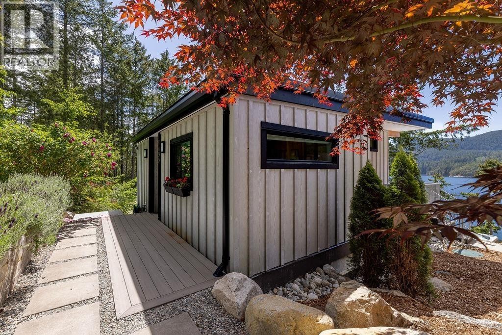 












6101 -6099 CORACLE DRIVE

,
Sechelt,




British Columbia
V7Z0C9


