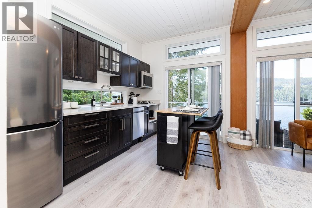 












6101 -6099 CORACLE DRIVE

,
Sechelt,




British Columbia
V7Z0C9

