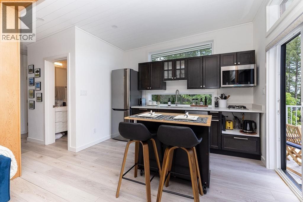 












6101 -6099 CORACLE DRIVE

,
Sechelt,




British Columbia
V7Z0C9

