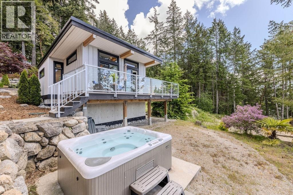 












6101 -6099 CORACLE DRIVE

,
Sechelt,




British Columbia
V7Z0C9

