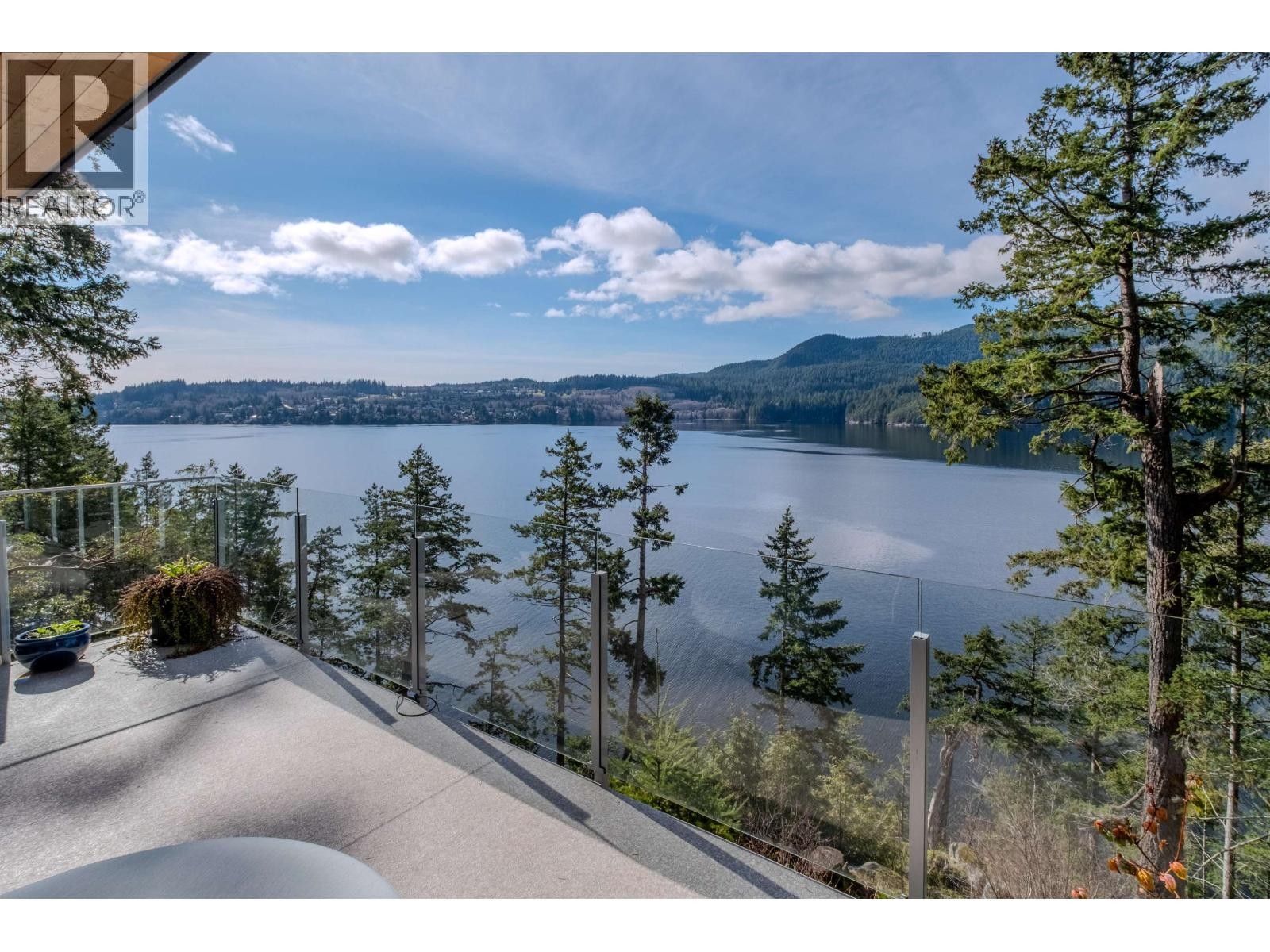 












6101 -6099 CORACLE DRIVE

,
Sechelt,




British Columbia
V7Z0C9

