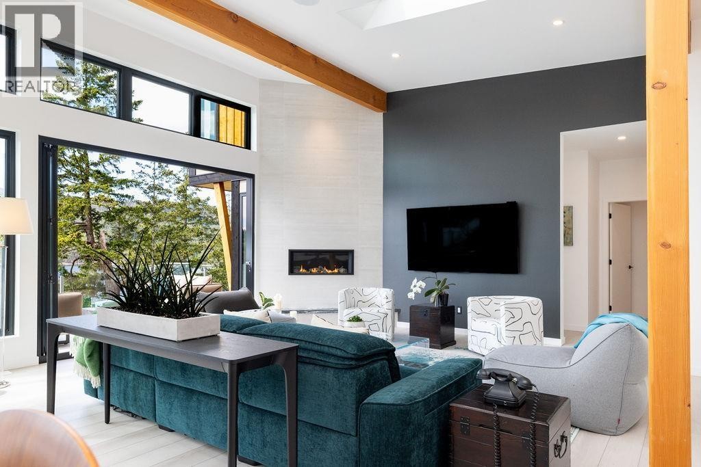 












6101 -6099 CORACLE DRIVE

,
Sechelt,




British Columbia
V7Z0C9

