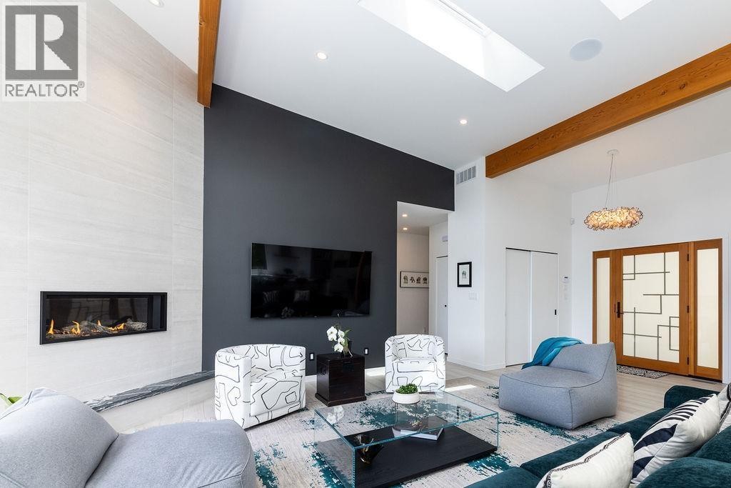 












6101 -6099 CORACLE DRIVE

,
Sechelt,




British Columbia
V7Z0C9

