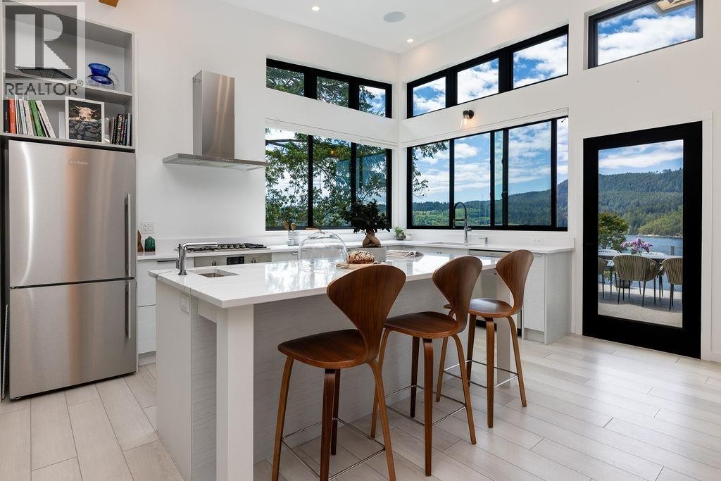 












6101 -6099 CORACLE DRIVE

,
Sechelt,




British Columbia
V7Z0C9

