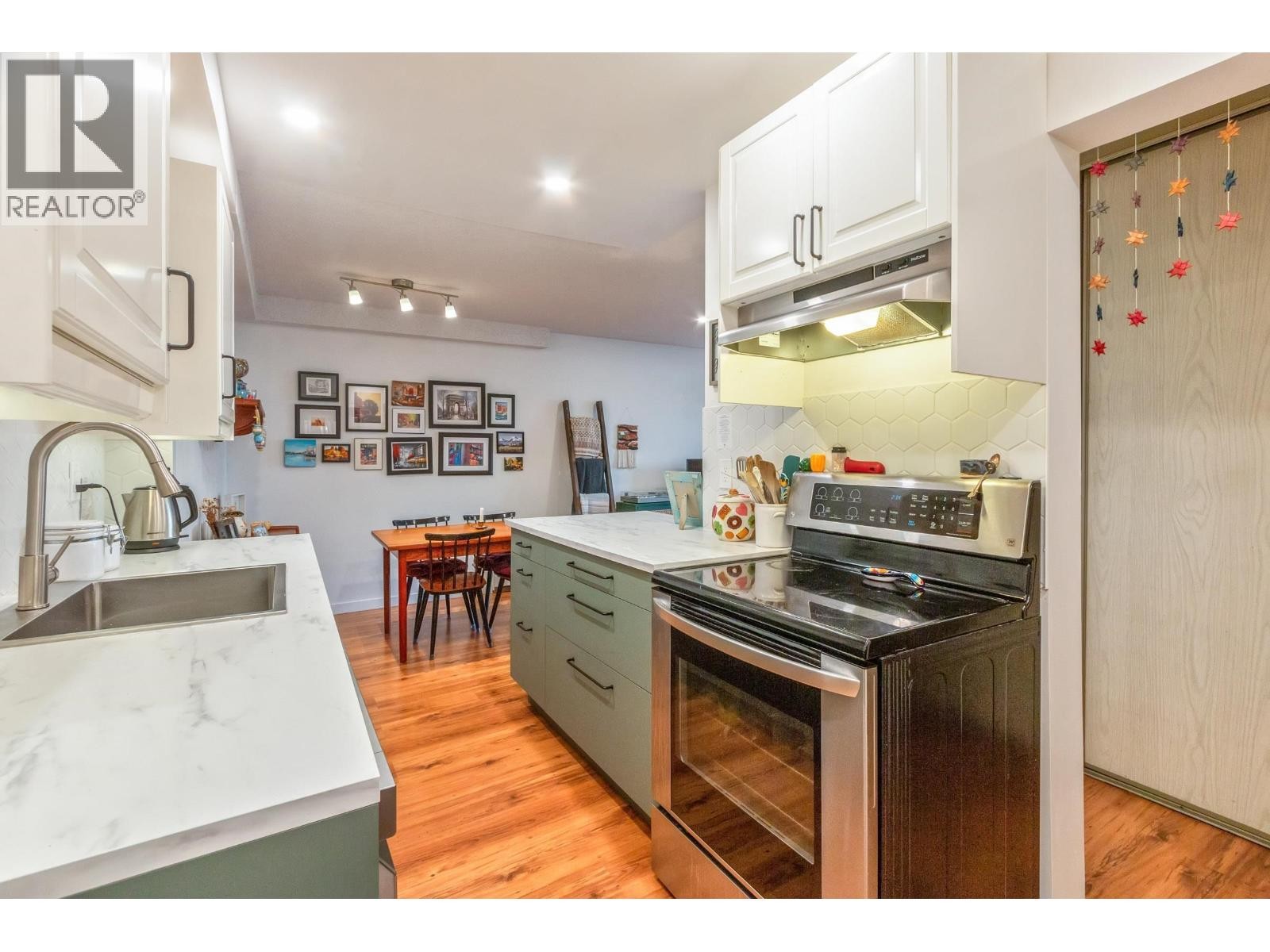 












104 9101 HORNE STREET

,
Burnaby,




British Columbia
V3N4M3

