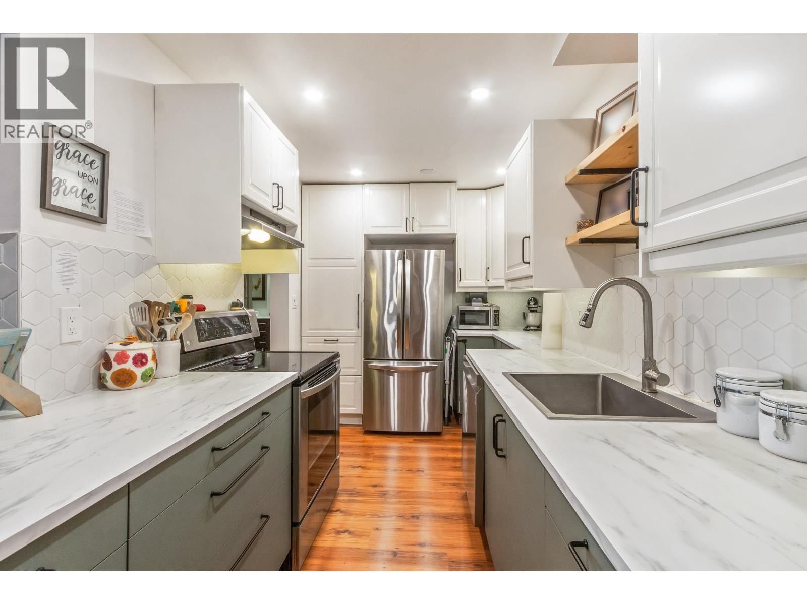 












104 9101 HORNE STREET

,
Burnaby,




British Columbia
V3N4M3

