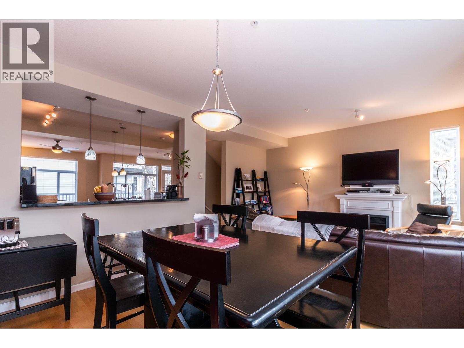












36 40632 GOVERNMENT ROAD

,
Squamish,




British Columbia
V8B0M7

