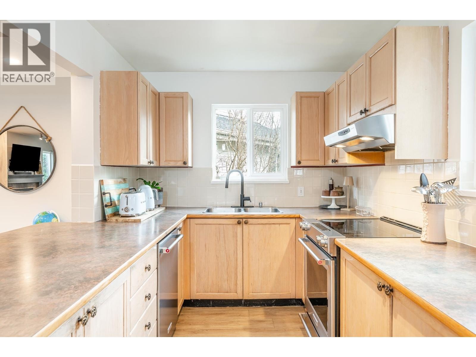 












22 41449 GOVERNMENT ROAD

,
Squamish,




British Columbia
V8B0G4

