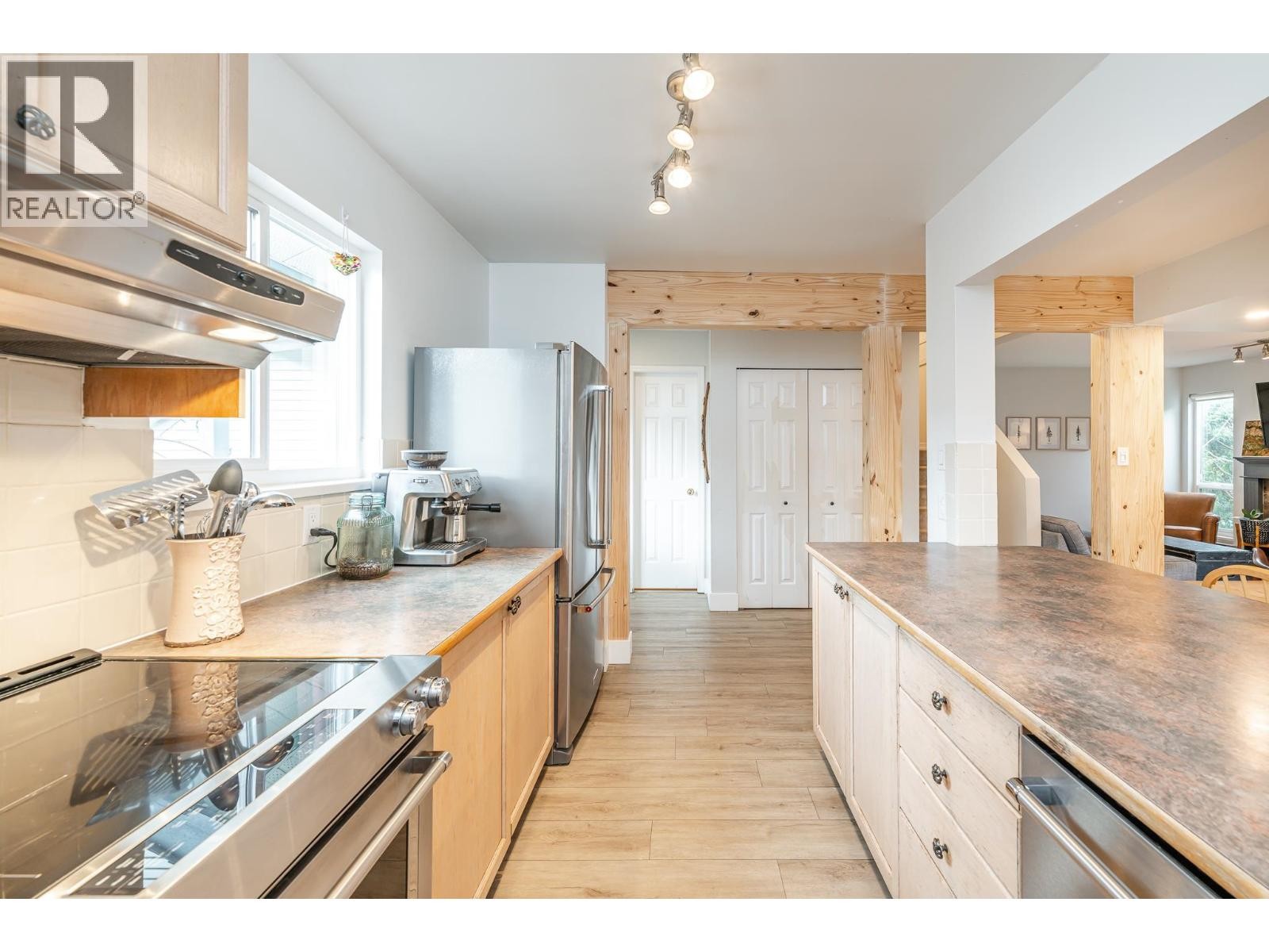 












22 41449 GOVERNMENT ROAD

,
Squamish,




British Columbia
V8B0G4

