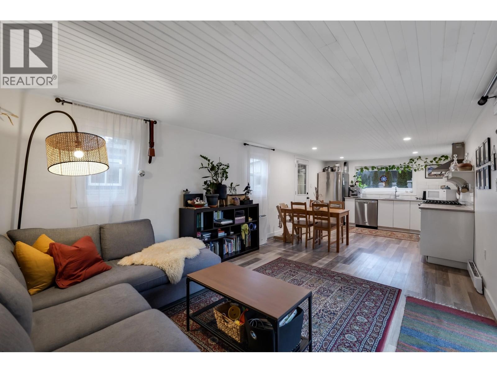 












4 40022 GOVERNMENT ROAD

,
Squamish,




British Columbia
V0N1T0

