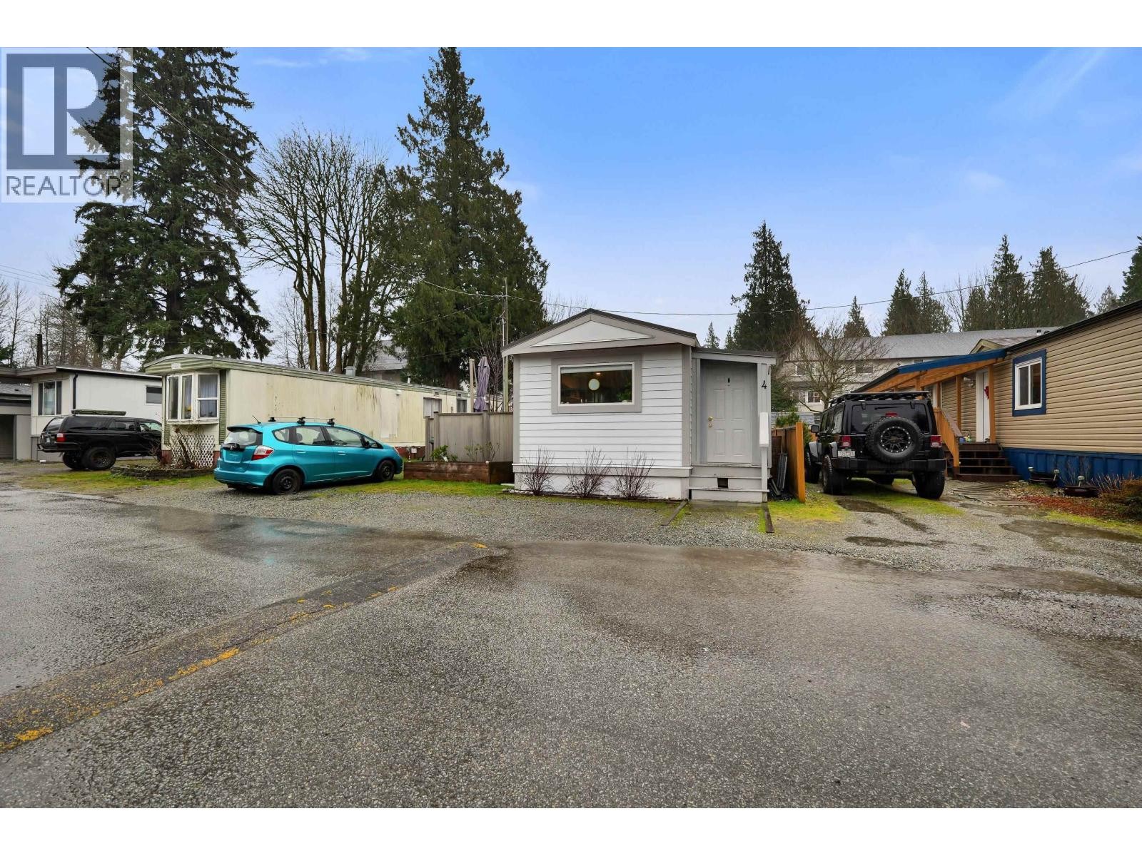 












4 40022 GOVERNMENT ROAD

,
Squamish,




British Columbia
V0N1T0

