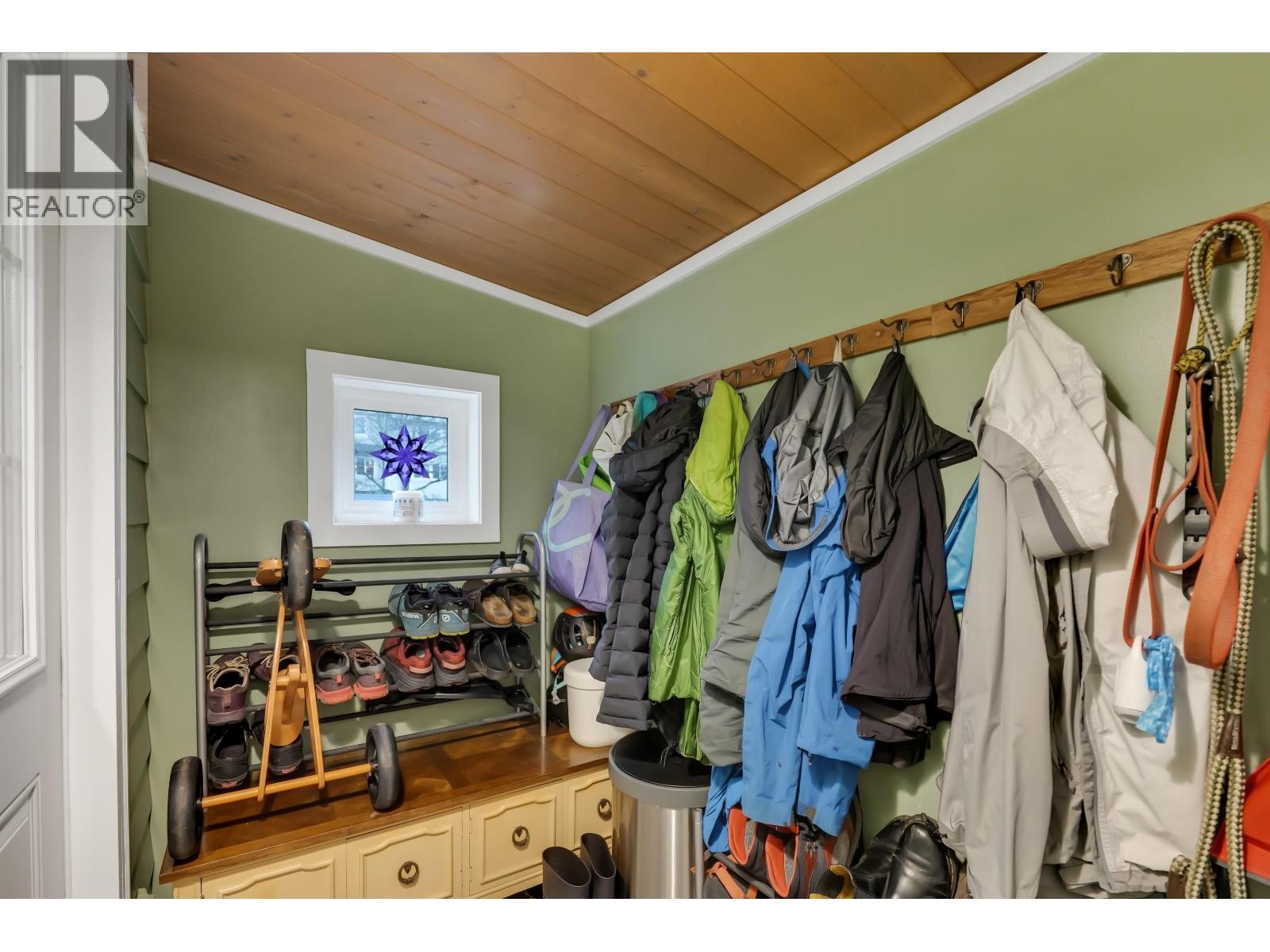 












4 40022 GOVERNMENT ROAD

,
Squamish,




British Columbia
V0N1T0

