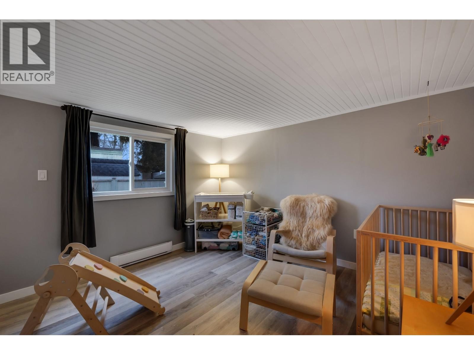 












4 40022 GOVERNMENT ROAD

,
Squamish,




British Columbia
V0N1T0

