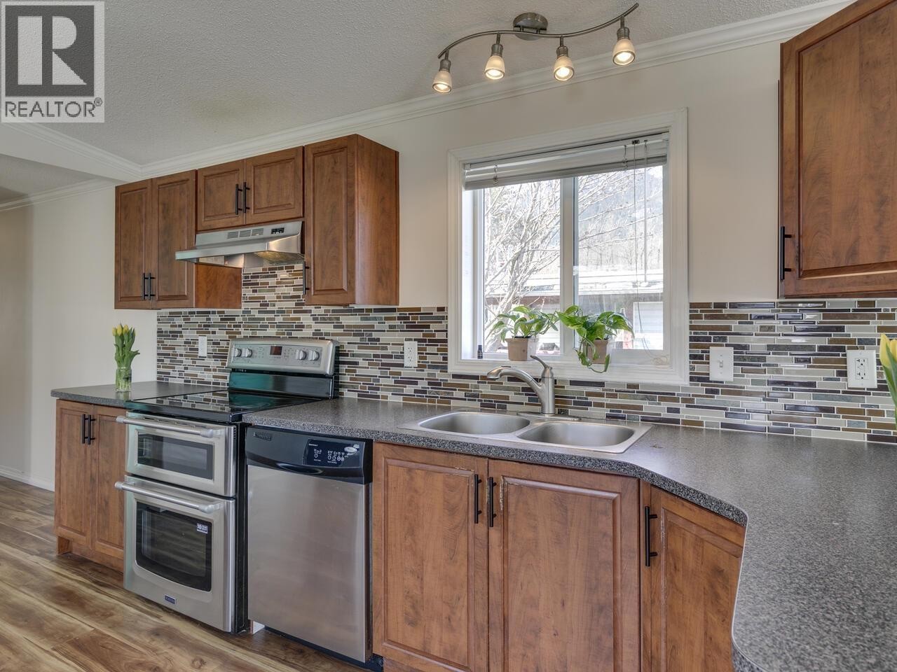 












70 40157 GOVERNMENT ROAD

,
Squamish,




British Columbia
V0N1T0

